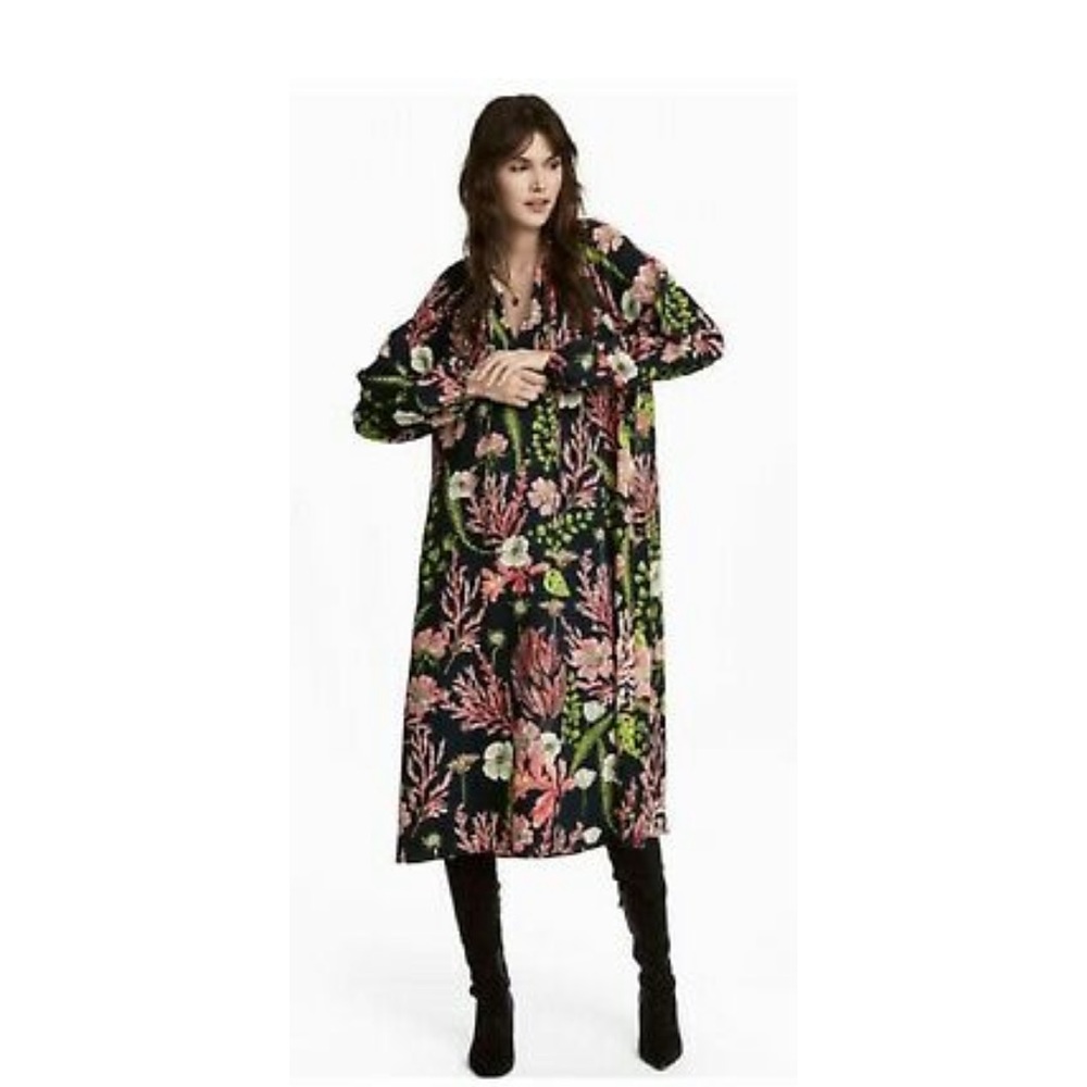 H&M Crêped Dress